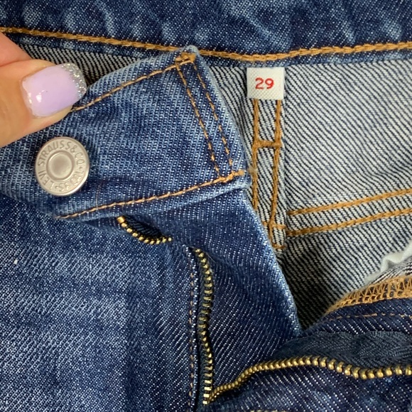 Levi’s deconstructed denim mini skirt size 8 NWT - Picture 9 of 11